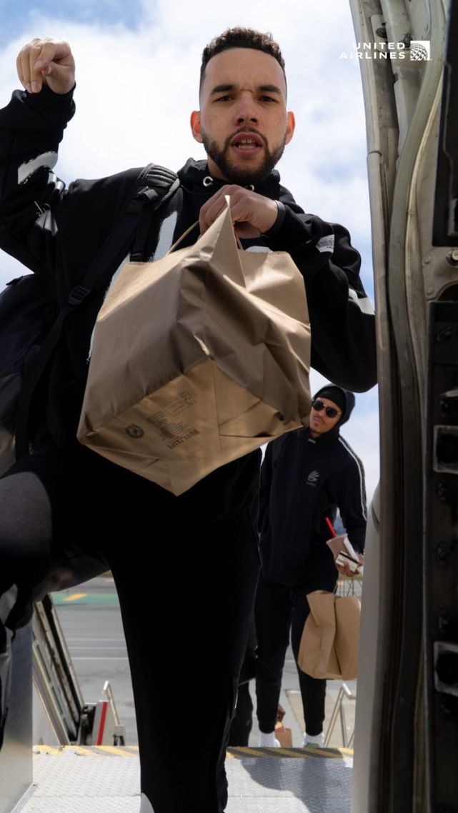 lol台服官网首页地址-崭新的生活大结局